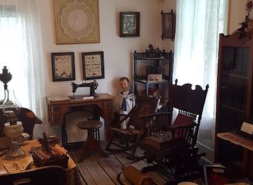 wisconsin/central-wisconsin/attraction/hutchinson-historical-house