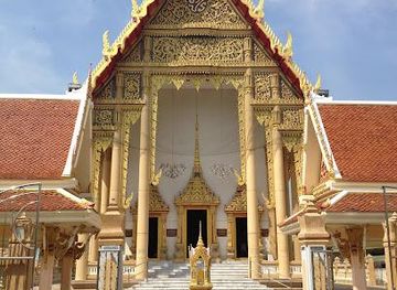 thailand/bangkok/attraction/wat-sutthiwat-wararam-wat-chong-lom