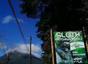 costa-rica/la-fortuna/attraction/sloth-watching-trail-la-fortuna-arenal-volcano-private-trail