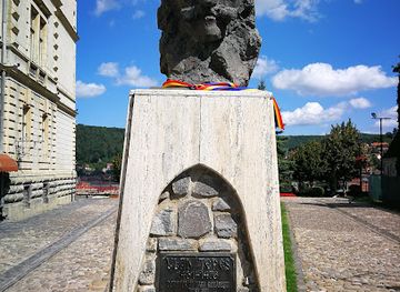 romania/sighisoara/attraction/statue-of-vlad-tepes-1431-1476