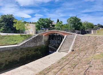 france/languedoc/attraction/pente-d-eau-de-fonseranes