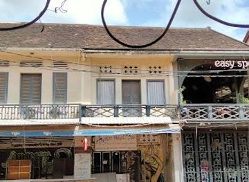 cambodia/siem-reap/attraction/the-angkor-what-bar