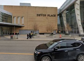 michigan/grand-rapids/attraction/riverfront-promenade-at-devos-place