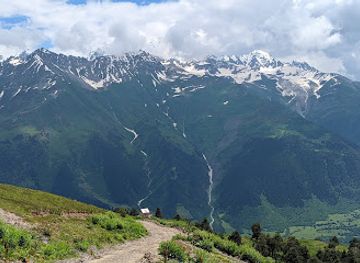 georgia/svaneti/attraction/paragliding-in-svaneti-mestia