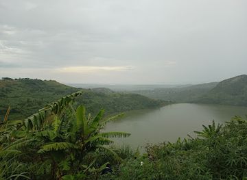 uganda/queen-elizabeth-national-park/attraction/kyambura-walking-tours