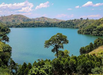 uganda/toro/attraction/lake-nyinambuga