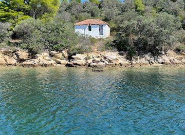 greece/chalkidiki/attraction/kryfto-bay