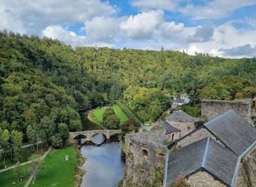 belgium/ardennes-mountains/attraction/bouillon-castle