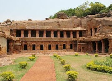 india/bhubaneswar/attraction/khandagiri-and-udayagiri-hills