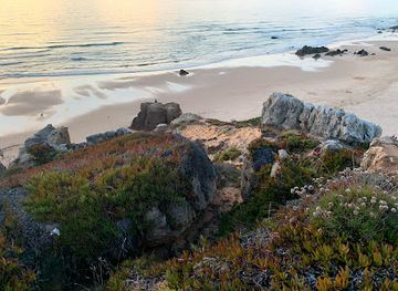 portugal/alentejo/attraction/praia-do-malhao