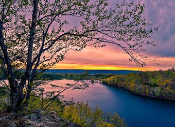 connecticut/central-connecticut/attraction/ragged-mountain-memorial-preserve