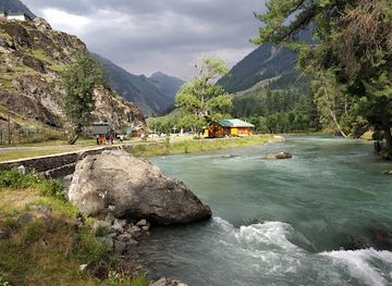 india/kashmir-valley/attraction/park-umaro