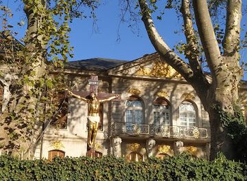 romania/ilfov/attraction/casa-manu-auschnitt-palatul-a-lui-becali