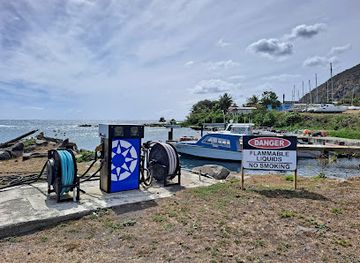 saint-kitts-and-nevis/pinney-s-beach/attraction/new-guinea-dock-moorings
