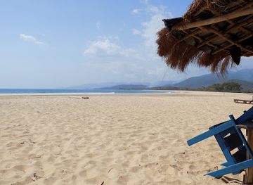 sierra-leone/lungi-beach/attraction/bureh-beach
