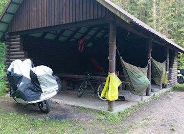 poland/podlachia/attraction/wiata-pod-debami