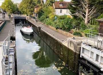 united-kingdom/berkshire/attraction/boulters-lock