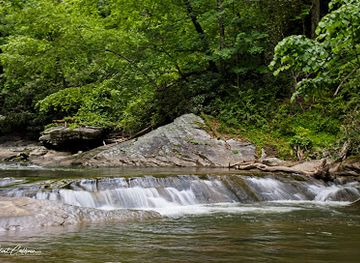 south-carolina/lake-jocassee/attraction/thompson-river-falls