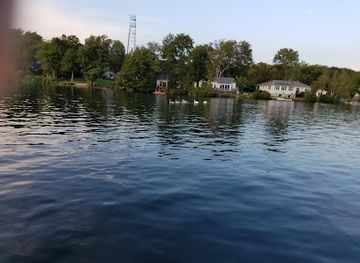 rhode-island/narragansett-bay/attraction/snake-den-state-park