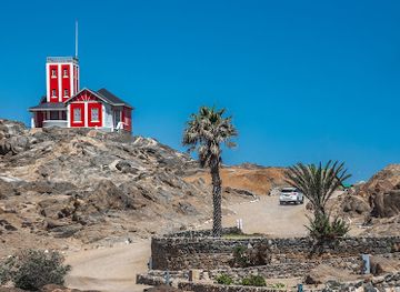 namibia/namib-desert/attraction/shark-island-lighthouse