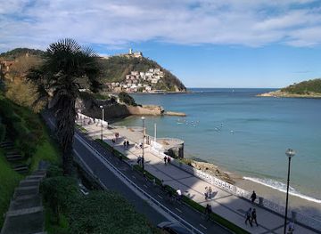 spain/san-sebastian/antiguo/attraction/gipuzkoa-plaza