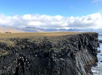 iceland/snafellsbar-area/attraction/bjoogarourinn-snafellsjokull