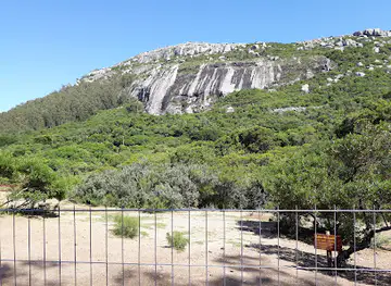 Entrada de ingreso al cerro y reserva Pan de Azúcar