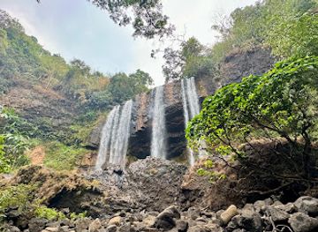 laos/attapeu-province/attraction/tad-jarou-kiet-oak