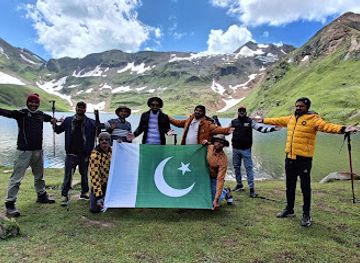 pakistan/lahore/gulberg/attraction/tourisam