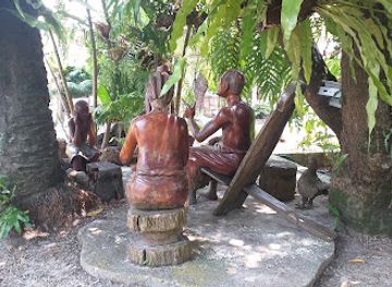 gabon/akanda-national-park/attraction/national-museum-of-arts-rites-and-traditions-of-gabon