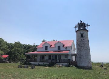 michigan/the-thumb/attraction/charity-island-lighthouse