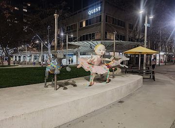 australia/canberra/braddon/attraction/the-other-side-of-midnight-publicart