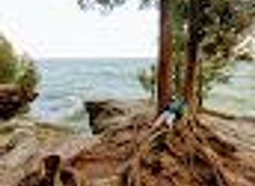 wisconsin/door-county/attraction/cave-point