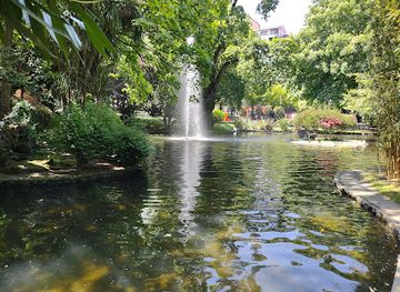 spain/oviedo/attraction/estanque-de-los-patos