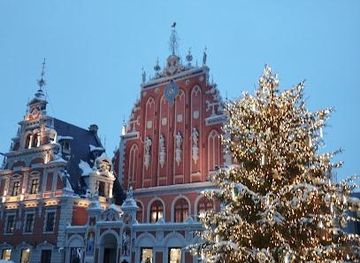 latvia/jurmala/attraction/first-public-christmas-tree