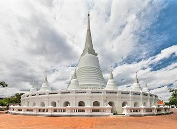 thailand/samut-prakan/attraction/wat-prayurawongsawas-worawihan