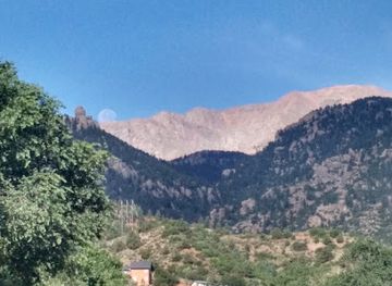 colorado/pikes-peak-region/attraction/memorial-park-manitou-springs-co