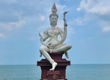 cambodia/kep-province/attraction/playing-pin-lady-statue