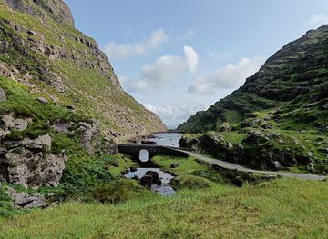 ireland/the-kerry-way/attraction/wishing-bridge