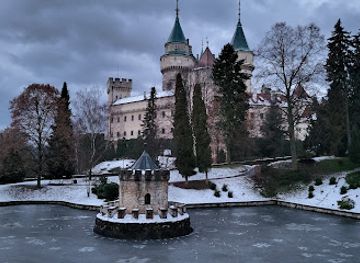 slovakia/trencin-region/attraction/namestie-bojnice