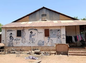 the-gambia/kiang-east-national-park/attraction/slave-house