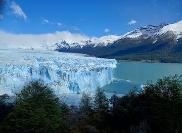 argentina/perito-moreno-glacier/attraction/estatua-gunther-pluschow