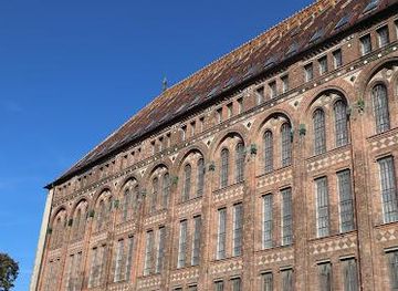 hungary/budapest/attraction/national-archives-of-hungary-building