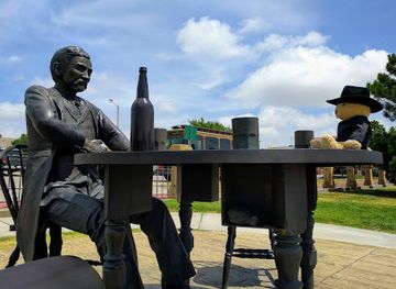 kansas/dodge-city/attraction/doc-holliday-statue