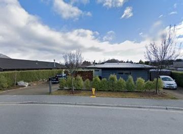 new-zealand/wanaka/attraction/laurie-cleugh-park