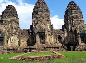 thailand/ayutthaya/attraction/phra-prang-sam-yot