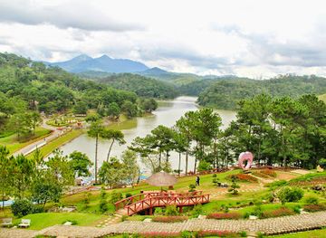 vietnam/da-lat/attraction/mong-mo-hill-tourist-area