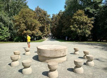 romania/targu-jiu/attraction/the-table-of-silence
