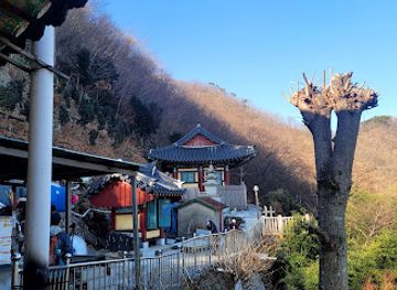 south-korea/miryang-valley/attraction/cheogpan-am