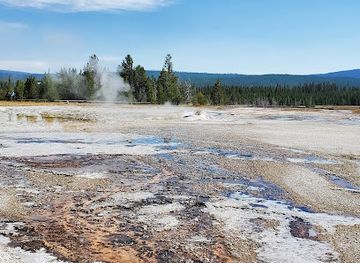 montana/yellowstone-national-park/attraction/comet-geyser
